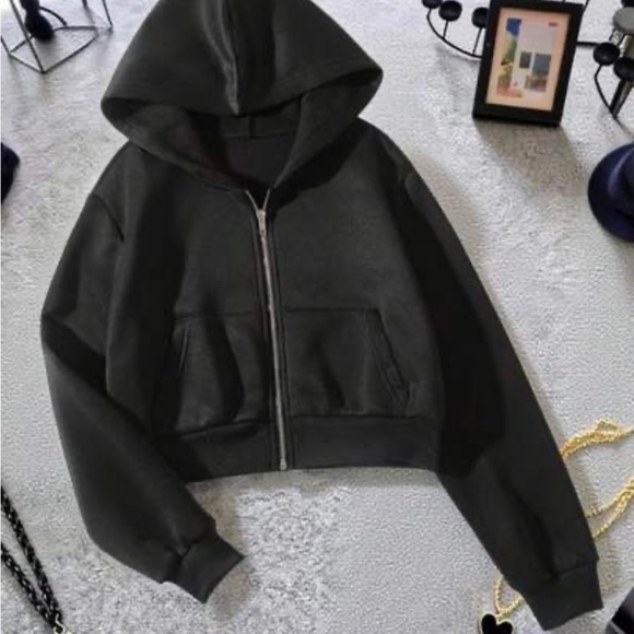 SHEIN Other - SHEIN Black Cropped Hoodie